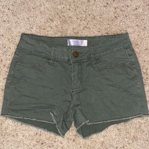 Army green No Boundaries jean shorts